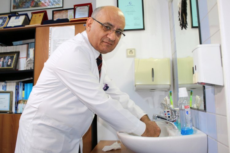'Ellerinizi yıkadıktan sonra peçeteyle kurutun'