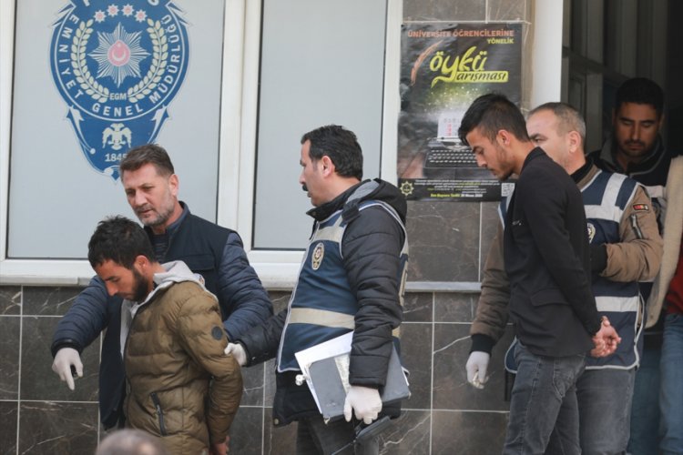FETÖ bahanesiyle dolandırıcılık yaptıkları iddiasıyla Bursa'da yakalanan 2 şüpheli tutuklandı