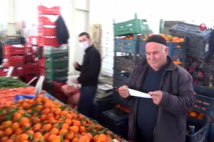 Pazarcılara eldiven ve maske zorunluluğu getiriliyor