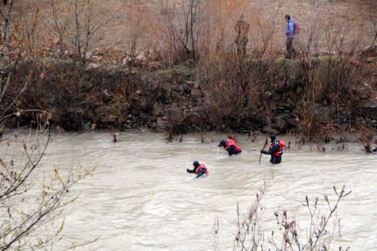 Munzur Nehri'nde kaybolan uzman çavuşun arama çalışmalarında 3'üncü gün