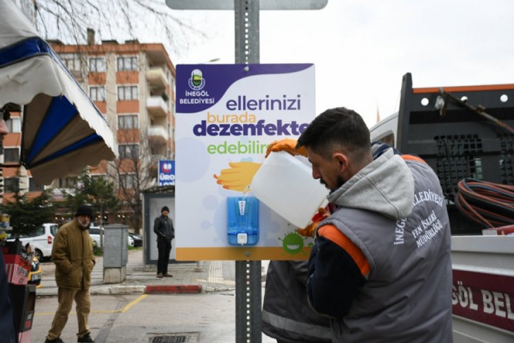 Bursa'da caddelerde dezenfekte alanları oluşturuluyor