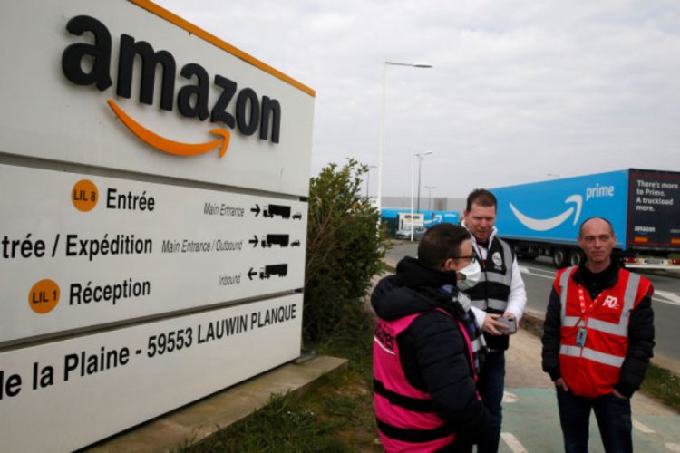 Salgın korkusu yüzünden işe gitmek istemeyen çalışanları maaşla tehdit eden Amazon'a tepki