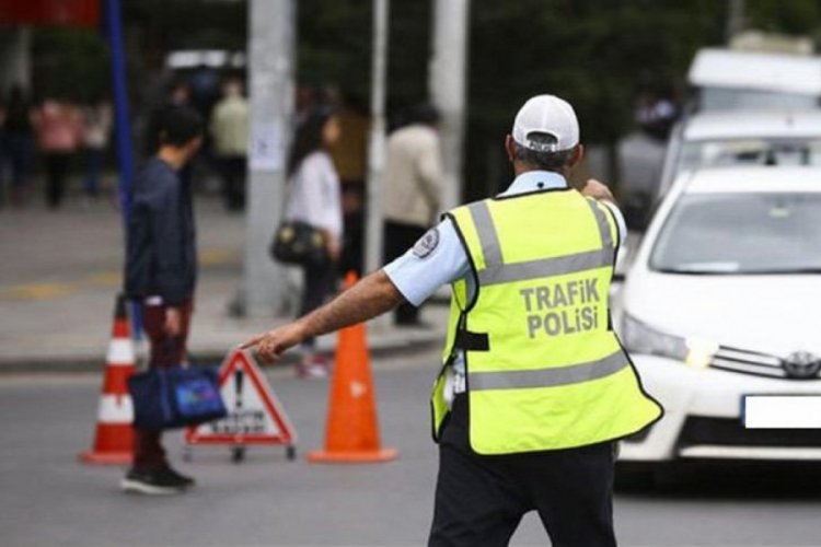 Tırlar birbirine girdi, trafik felç oldu