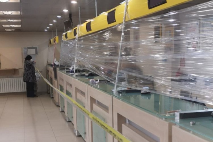 Bursa'da PTT'de korona tedbiri