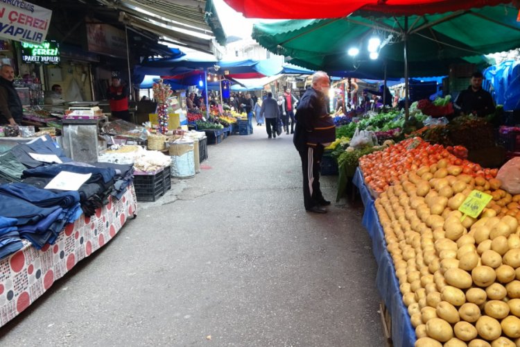 Korona yüzünden Bursa'nın tarihi pazarı boş kaldı