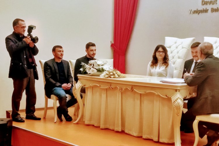 Bursa Yenişehir'de oğlunun nikah törenini böyle fotoğrafladı