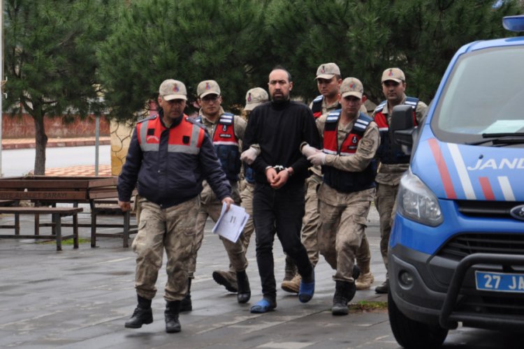 Yengesini av tüfeğiyle öldürdü