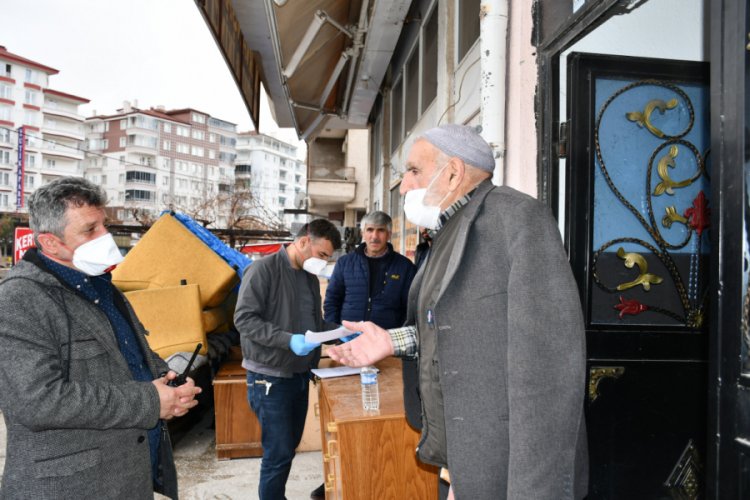 Yaşlı adam dolandırılmaktan son anda kurtuldu