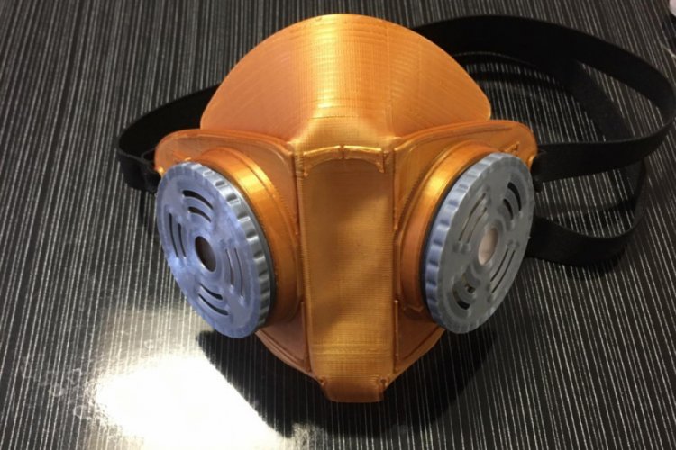 Bilim merkezinde 3D yazıcılarla maske üretildi