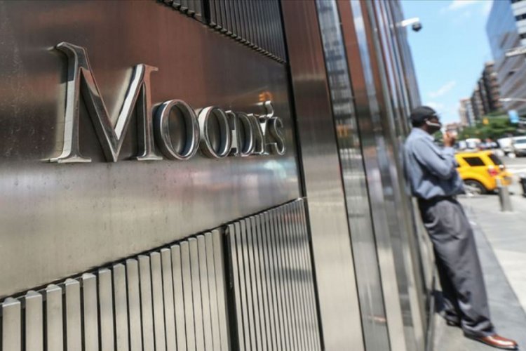 Moody's Kovid-19 nedeniyle küresel büyüme tahminini düşürdü