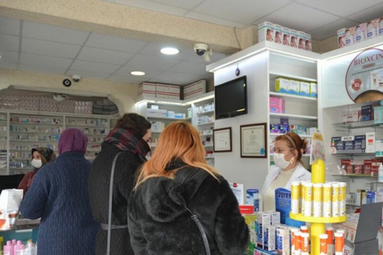 Ankara Eczacılar Odası Başkanı: Eczacılar kendilerine maske bulamıyor