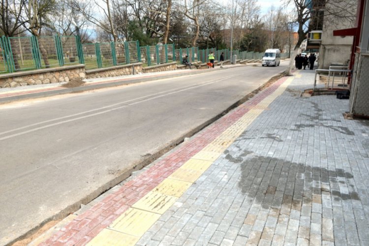 Bursa Osmangazi'de kaldırım çalışması