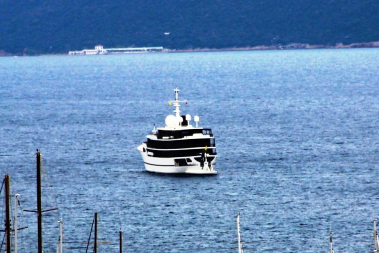 Yunanistan limanlarına alınmayan yat, Bodrum'a demir attı