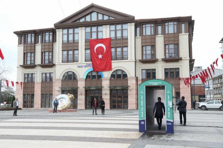 Korona virüse karşı 'dezenfekte tüneli'