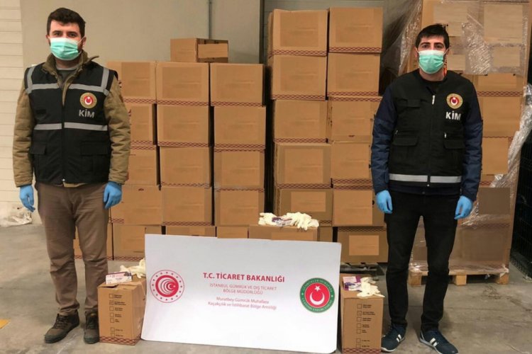 Yurt dışına çıkarılmak istenen 86 bin tıbbi eldiven ele geçirildi