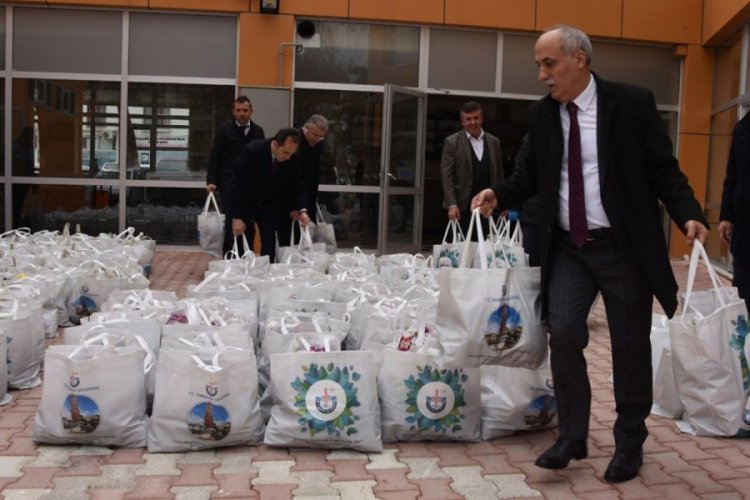 Bursa Yenişehir Belediyesi'nden erzak ve ekmek yardımı