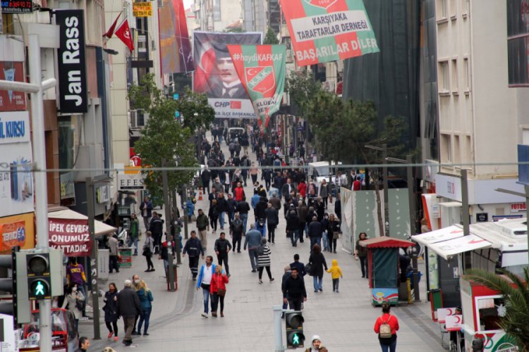 Evde kalın çağrılarına rağmen dikkat çeken yoğunluk