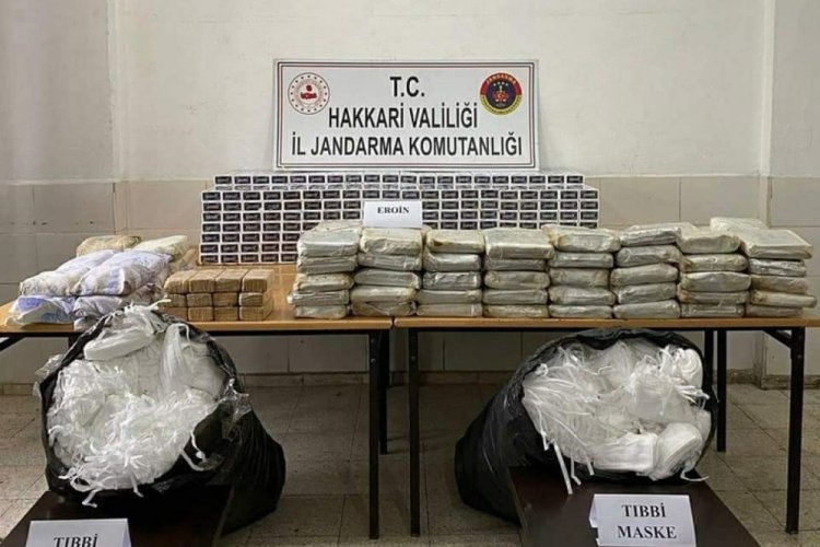 177 kilo eroin ile 10 bin adet tıbbi maske ele geçirildi