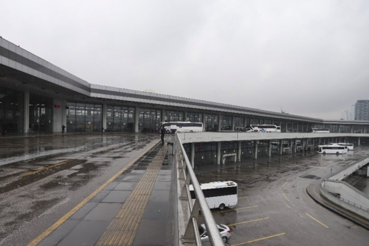 Otobüs terminalleri boş kaldı