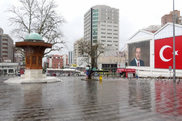 Bursalılar çağrıya uydu, meydanlar güvercinlere kaldı