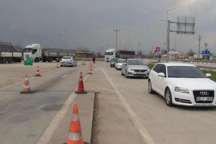 Bursa'da jandarma alarma geçti, kontrol noktası oluşturdu