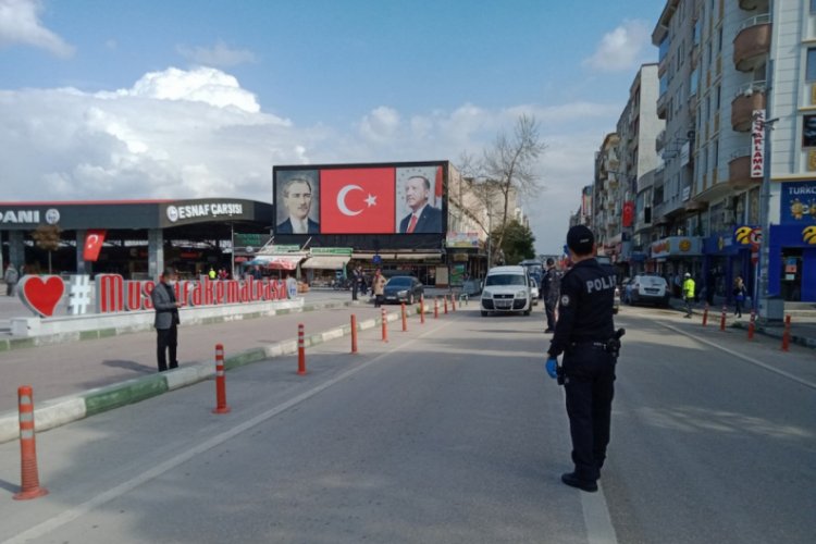 Bursa Mustafakemalpaşa'da vatandaşlar evde kalmayınca tedbirler arttı