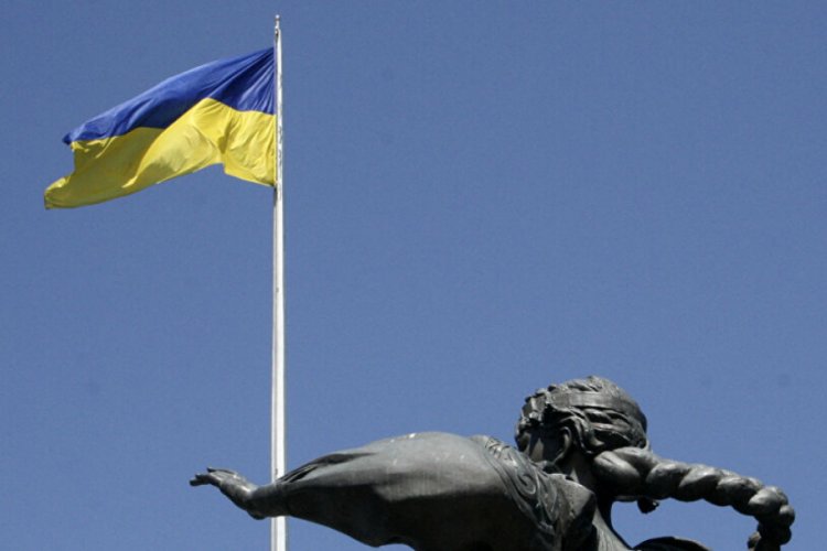 Ukrayna parlamentosu iki bakanın görevine son verdi