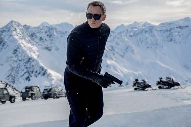 James Bond tabanca koleksiyonu çalındı