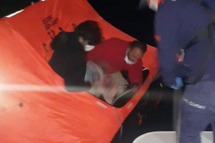 Türk kara sularına dönmeye zorlanan 18 sığınmacı kurtarıldı