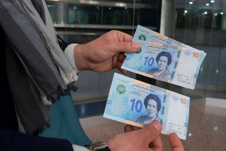 Tunus, ilk kadın doktorunun fotoğrafını banknota bastı