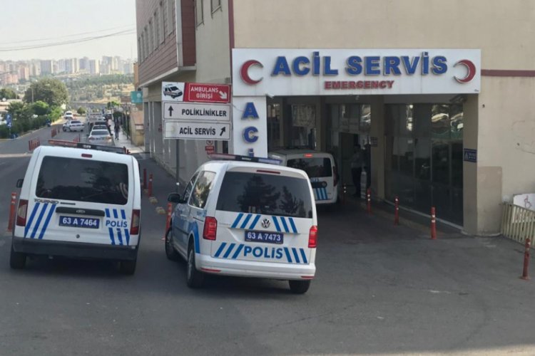 Üzerine garaj kapısı düşen çocuk öldü