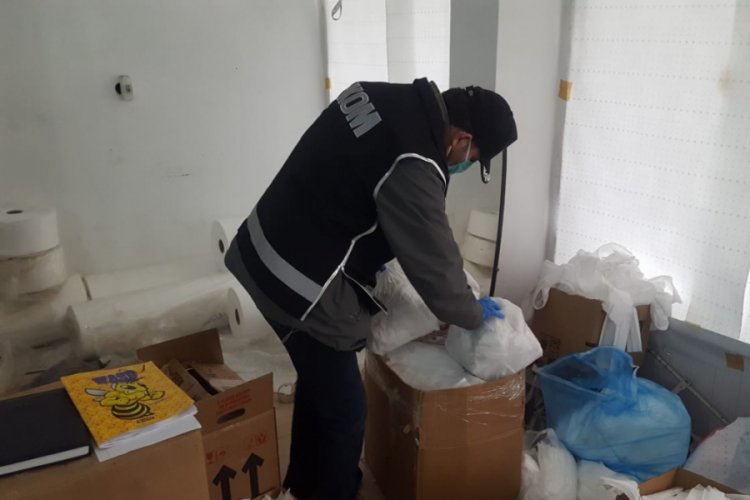 Bursa'da kaçak maske operasyonu!