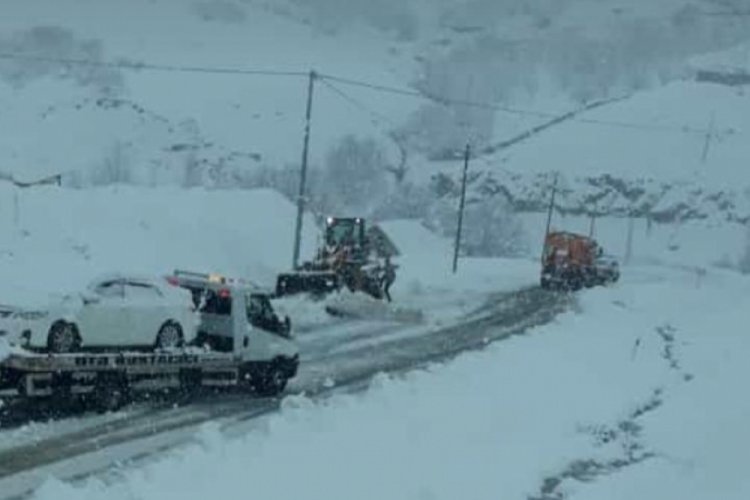 Bingöl'de 281 köy yolu kardan kapandı