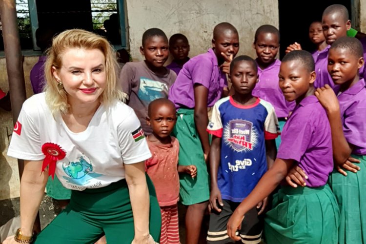 Sevda öğretmen Kenya'da su kuyusu açtırıp, İdlib şehitlerinin adını verdi