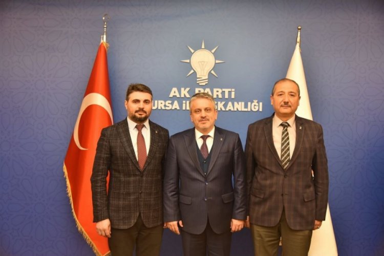 Ak Parti Bursa'da ilçe başkanları görevlerini devretti