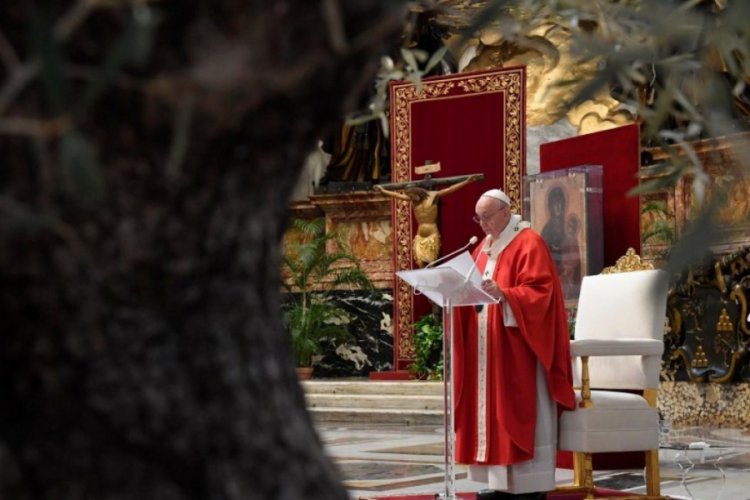 Papa Francis 'Kutsal Hafta' duasını kapalı kapılar ardında yaptı