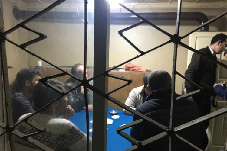 Ev kiralayıp kumar oynayan ve piknik yapan 20 kişiye 63 bin lira ceza