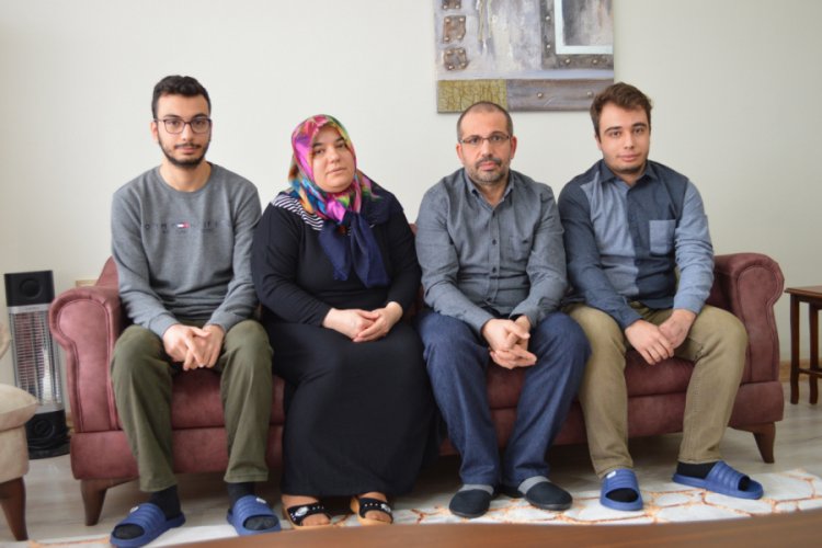 Elazığ depreminin sembol isimlerinden Azize ve ailesi yeni evinde