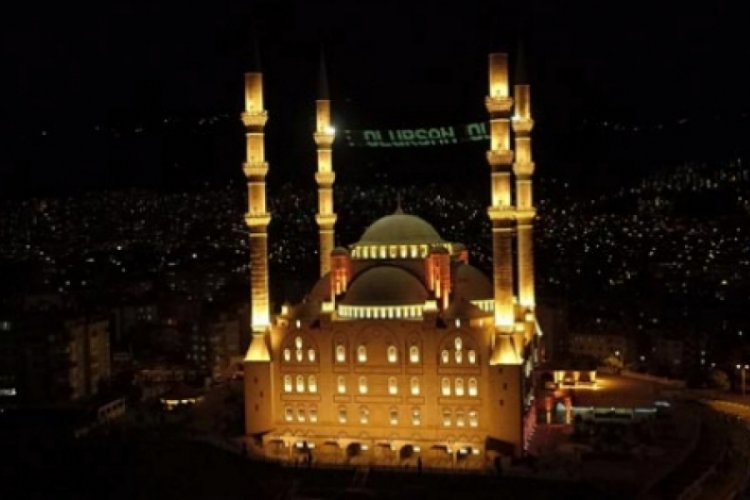 Almanya'da cemaatsiz Berat Kandili programı düzenlendi