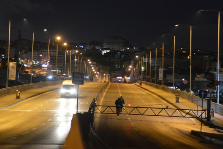 Unkapanı Köprüsü, araç ve yaya trafiğine kapatıldı