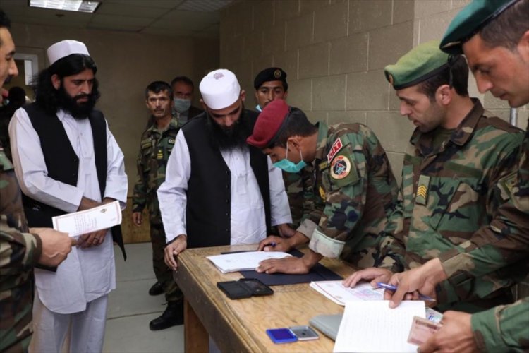 Afganistan'da 100 Taliban mahkumu serbest bırakıldı