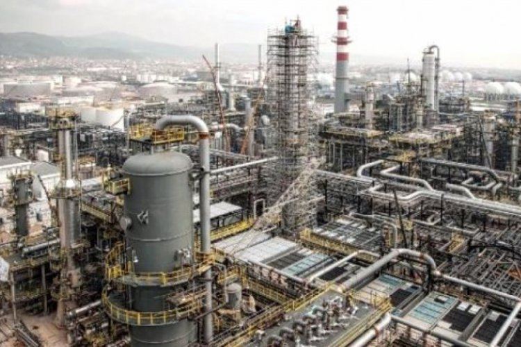 Tüpraş petrolde düşüşle beklentilerini revize etti