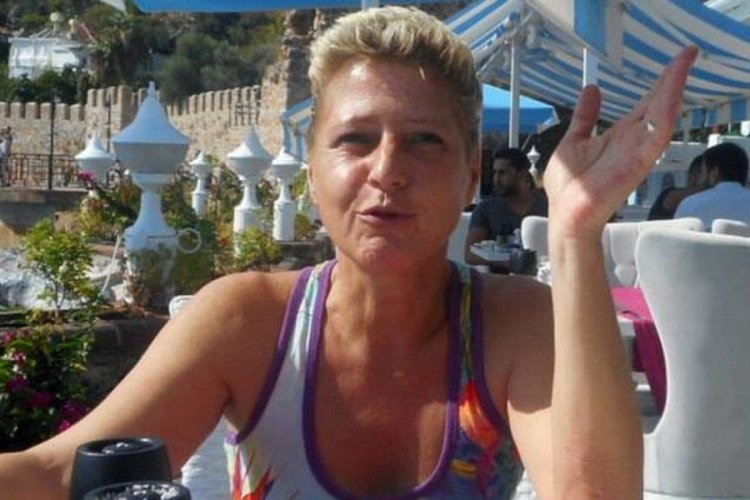 Eşinin cesediyle 2 gün yaşayan kadın ölü bulundu