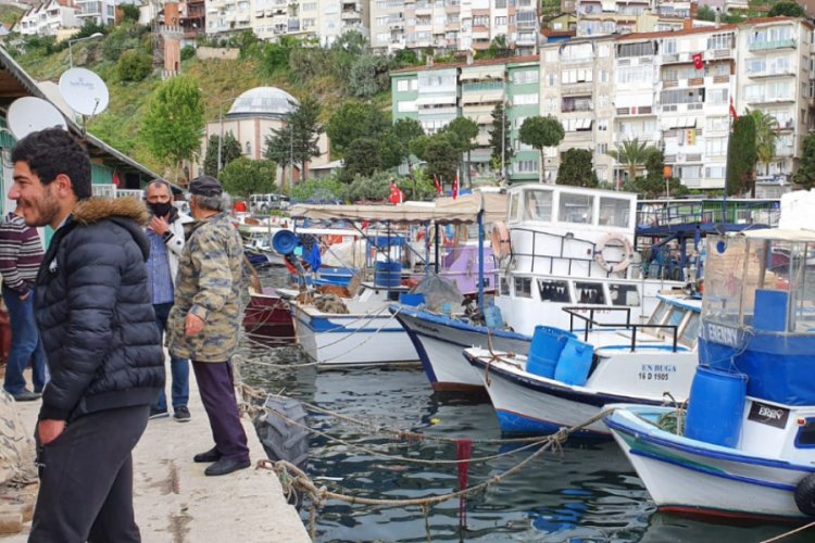 Bursa'da yasağı denizden deliyorlar
