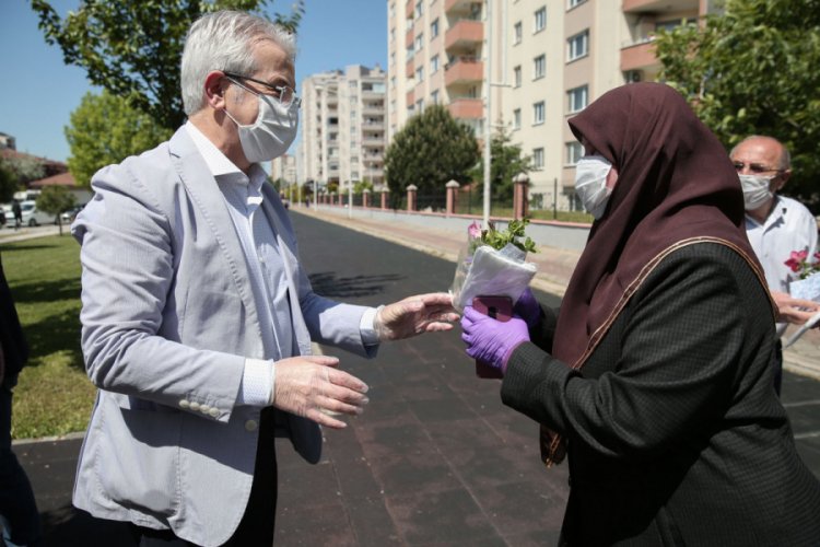 Bursa Nilüfer Belediye Başkanı Erdem'den 65 yaş üstü vatandaşlara sürpriz