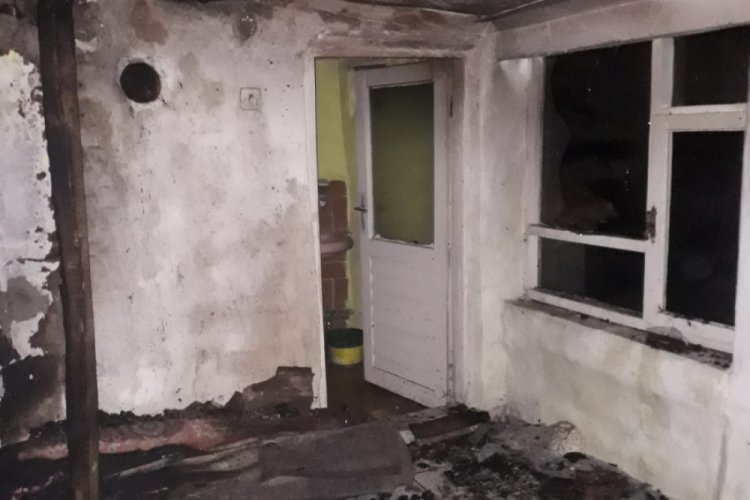Bursa'da alevlere teslim olan ev kullanılmaz hale geldi