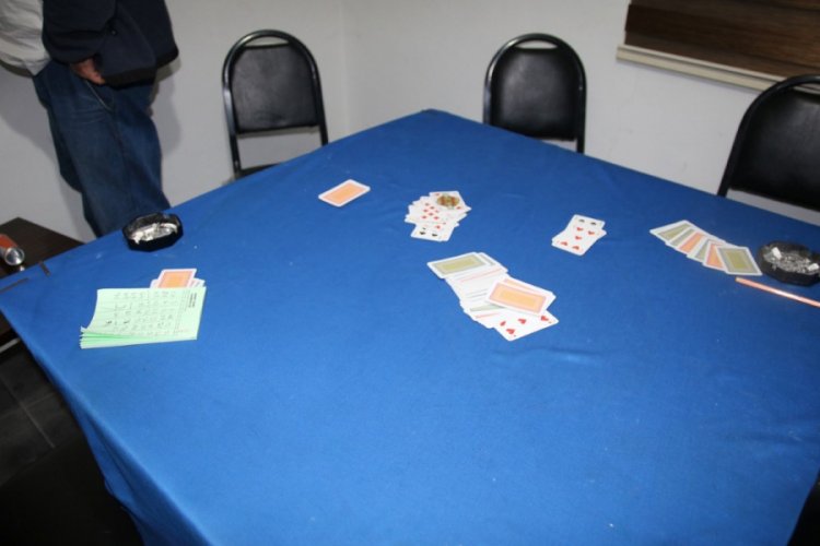 Dükkanda kumar oynayan 9 kişiye 39 bin lira ceza