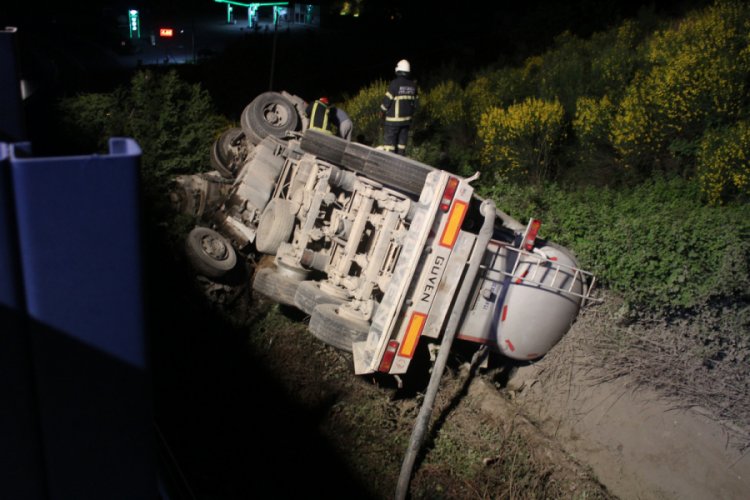 Tanker şarampole yuvarlandı