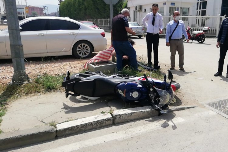 Bursa'da otomobille motosiklet çarpıştı