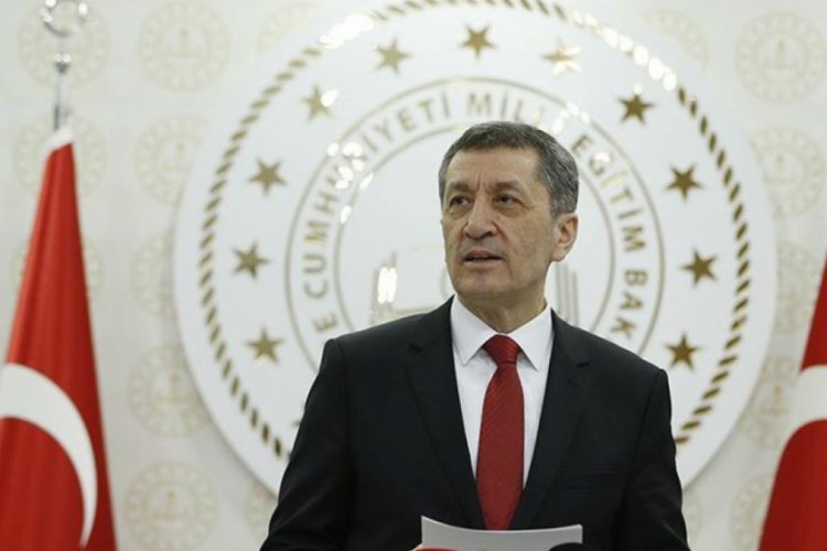 Bakan Selçuk'tan 'canlı sınıf' paylaşımı